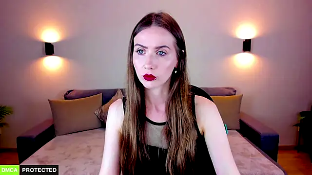 TheWoman   online show from November 2025 07:06:01 PM