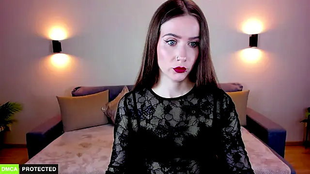 TheWoman   online show from December 2025 07:15:01 PM