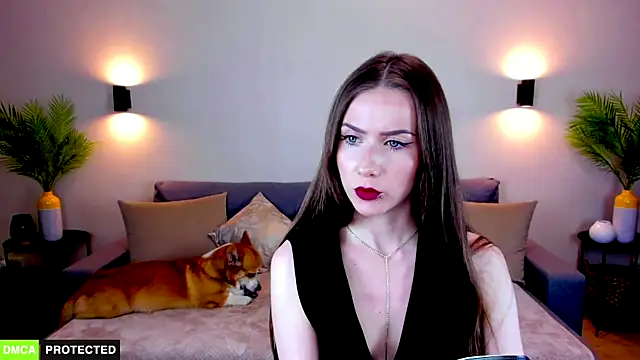 TheWoman   online show from April 2026 07:07:01 PM