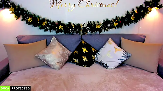 Snapshot of TheWoman__ chatting on December 2024 01:28:01 PM TheWoman   online show from December 2024 01:28:01 PM