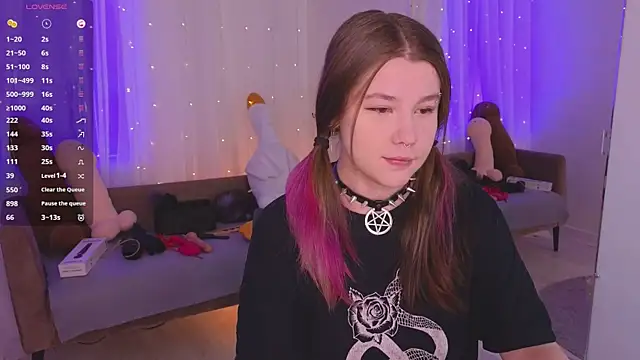 Snapshot of Mira_Falls chatting on March 2026 06:03:02 AM Mira Falls online show from March 2026 06:03:02 AM