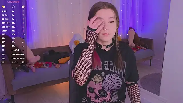 Snapshot of Mira_Falls chatting on March 2026 06:00:02 AM Mira Falls online show from March 2026 06:00:02 AM