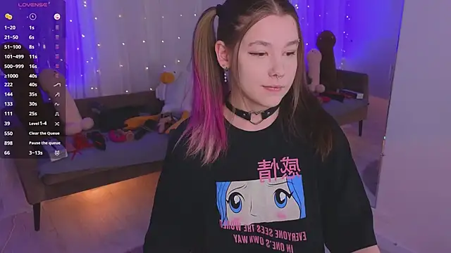 Snapshot of Mira_Falls chatting on April 2026 06:19:01 AM Mira Falls online show from April 2026 06:19:01 AM