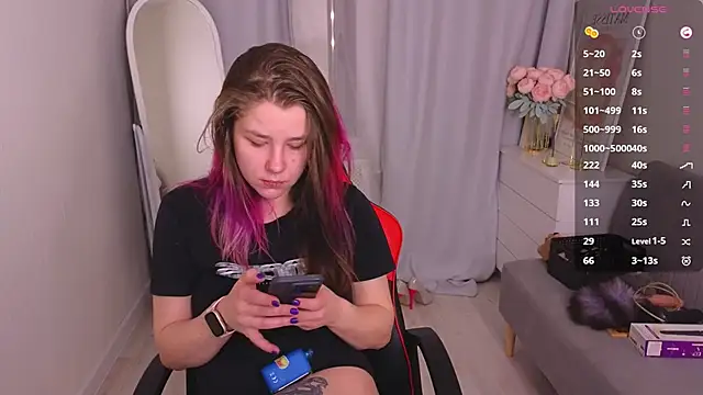 Mira Falls online show from October 2025 06:03:01 AM