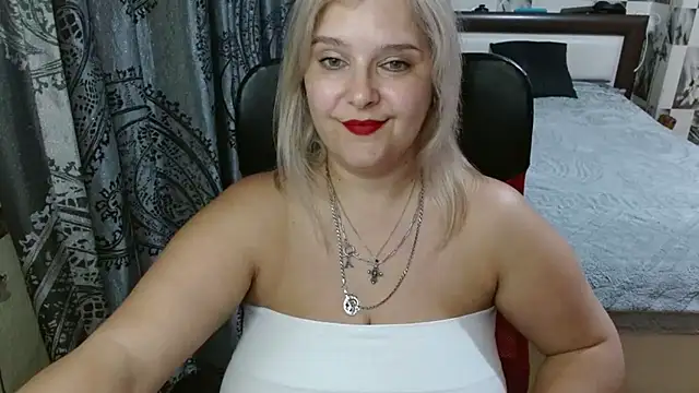 Snapshot of Boolochka chatting on July 2026 07:33:02 PM Boolochka online show from July 2026 07:33:02 PM