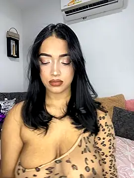 Shantal Lovee online show from November 2025 09:18:02 PM