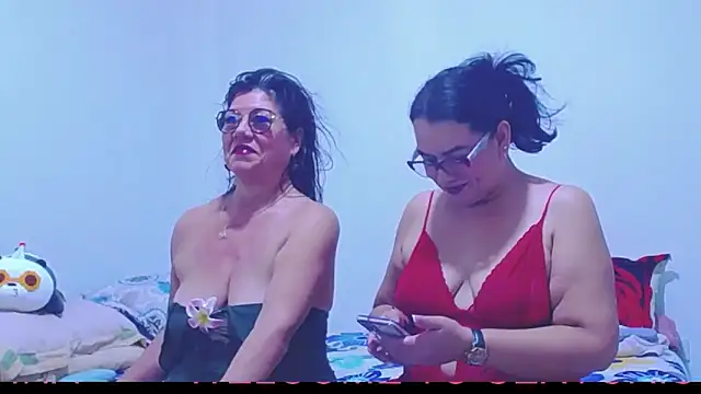Snapshot of sexycristina_2 chatting on September 2025 02:34:01 PM sexycristina 2 online show from September 2025 02:34:01 PM
