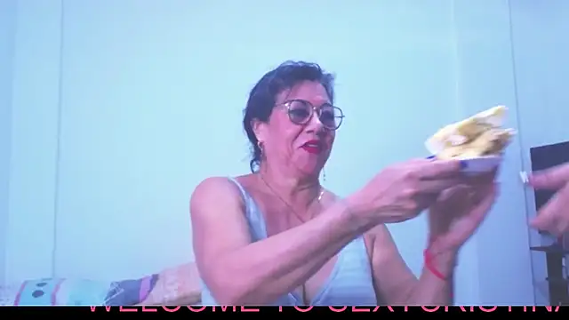 Snapshot of sexycristina_2 chatting on November 2025 02:28:01 PM sexycristina 2 online show from November 2025 02:28:01 PM