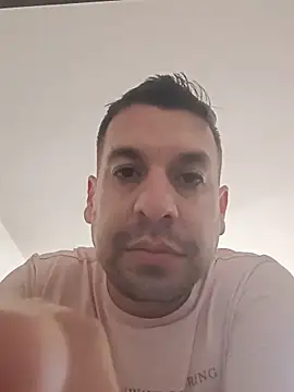 Nano198301 online show from May 2026 03:18:02 PM