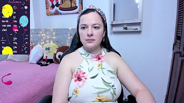 angelaagomez online show from November 2025 09:24:01 PM