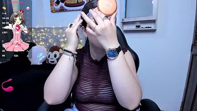 angelaagomez online show from November 2025 06:11:01 PM