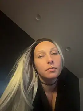 Babii Nova online show from April 2026 09:13:01 AM