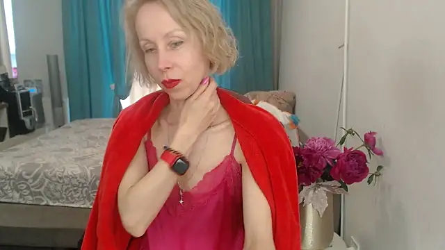 Snapshot of LuxuryNika chatting on June 2026 01:55:02 PM LuxuryNika online show from June 2026 01:55:02 PM