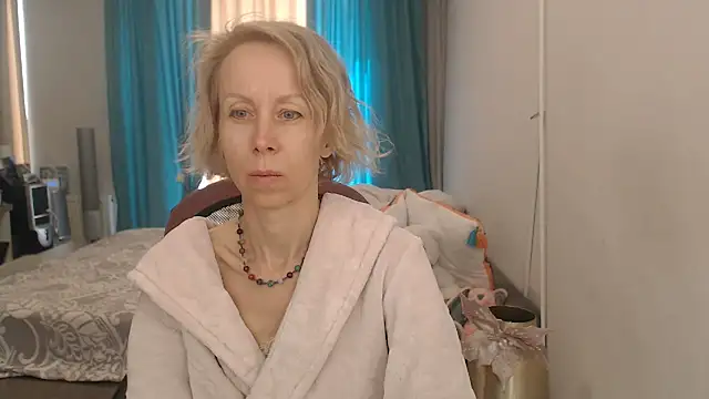 Snapshot of LuxuryNika chatting on May 2026 11:16:01 AM LuxuryNika online show from May 2026 11:16:01 AM
