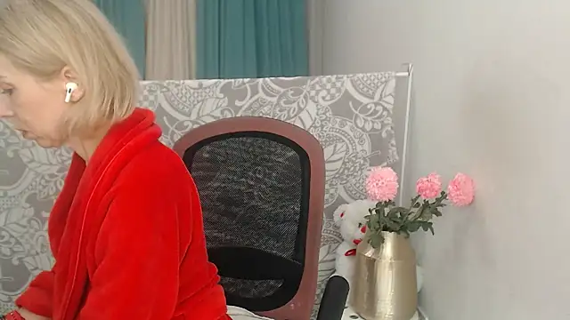 LuxuryNika online show from November 2025 07:51:01 PM