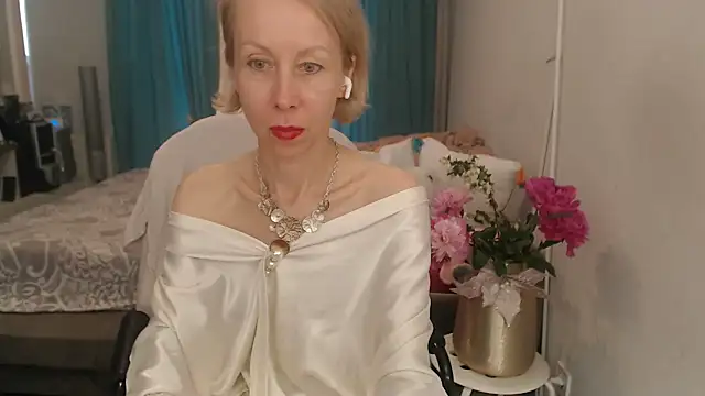 Snapshot of LuxuryNika chatting on June 2026 02:51:01 PM LuxuryNika online show from June 2026 02:51:01 PM