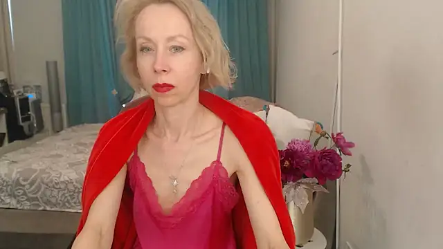 Snapshot of LuxuryNika chatting on June 2026 02:44:02 PM LuxuryNika online show from June 2026 02:44:02 PM