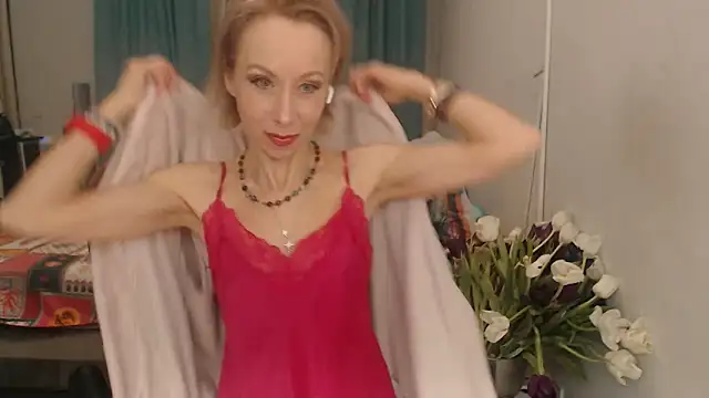 LuxuryNika online show from March 2026 04:44:02 PM