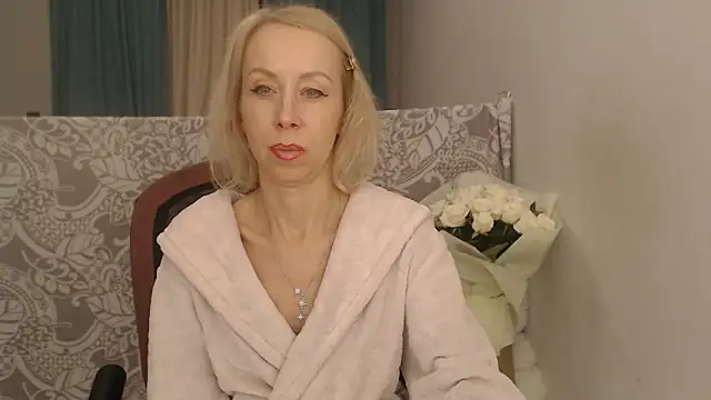 LuxuryNika online show from November 2025 05:13:01 PM