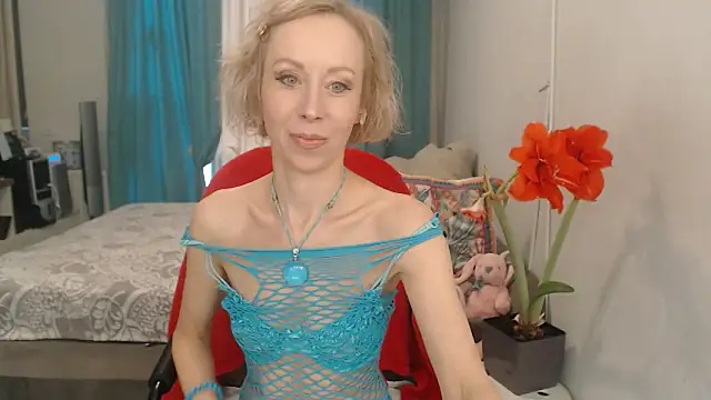 Snapshot of LuxuryNika chatting on April 2026 01:46:01 PM LuxuryNika online show from April 2026 01:46:01 PM
