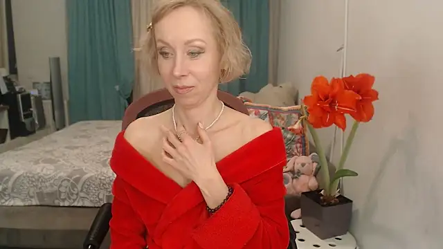 Snapshot of LuxuryNika chatting on April 2026 07:07:02 PM LuxuryNika online show from April 2026 07:07:02 PM