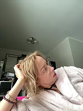 LuxuryNika online show from February 2026 10:12:02 AM