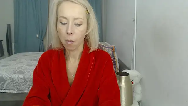 LuxuryNika online show from November 2025 02:10:02 PM