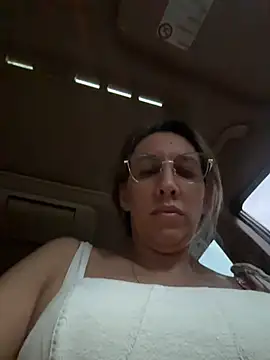 Gatitacarlita online show from April 2026 10:21:01 AM