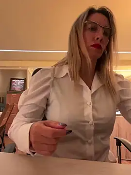 Gatitacarlita online show from February 2025 08:05:01 PM