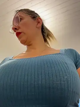Gatitacarlita online show from May 2026 06:55:02 PM
