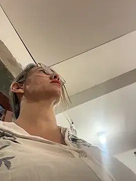 Gatitacarlita online show from April 2026 11:09:02 PM