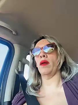 Gatitacarlita online show from November 2025 12:41:01 PM