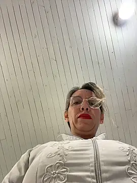 Gatitacarlita online show from May 2026 11:50:01 AM