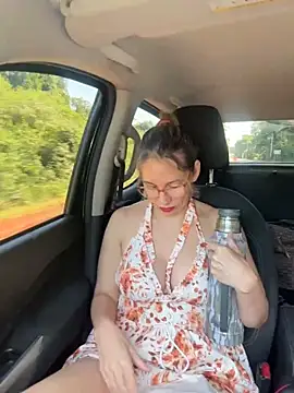 Gatitacarlita online show from November 2025 12:27:01 PM