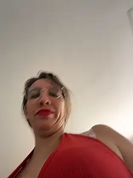 Gatitacarlita online show from April 2026 04:46:01 PM