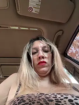 Gatitacarlita online show from April 2026 06:36:01 PM