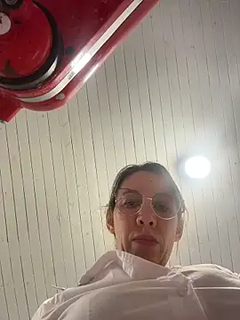 Snapshot of Gatitacarlita chatting on June 2026 06:17:01 PM Gatitacarlita online show from June 2026 06:17:01 PM