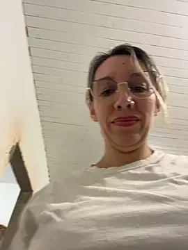 Gatitacarlita online show from May 2026 05:31:02 PM
