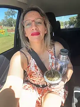 Gatitacarlita online show from November 2025 12:26:01 PM