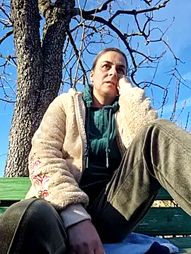 IsabelleCraft online show from March 2025 02:51:01 PM