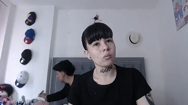 dulce maria x online show from October 2025 12:39:01 PM