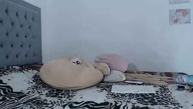 dulce maria x online show from September 2025 06:33:01 PM