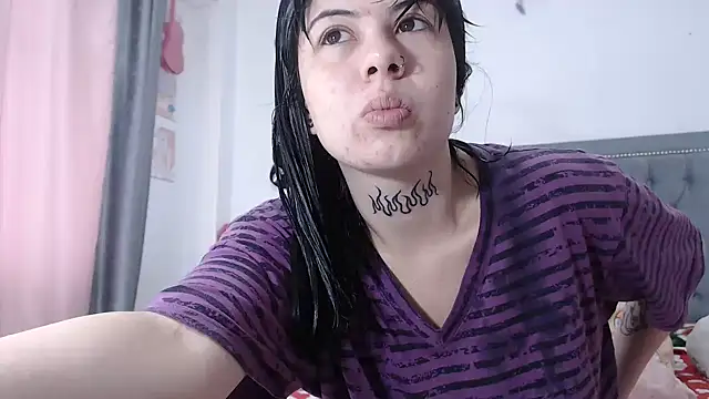 dulce maria x online show from October 2025 11:42:01 AM