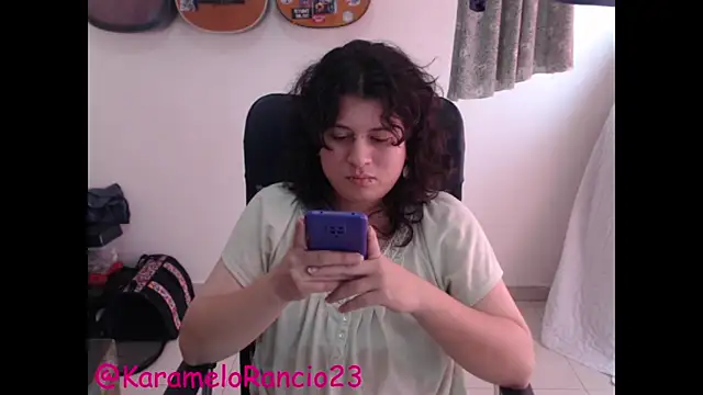 Snapshot of Smoke_trip_Alicia chatting on February 2025 02:59:02 PM Smoke trip Alicia online show from February 2025 02:59:02 PM