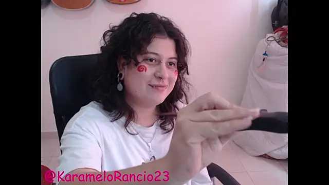 Snapshot of Smoke_trip_Alicia chatting on March 2025 04:02:01 PM Smoke trip Alicia online show from March 2025 04:02:01 PM
