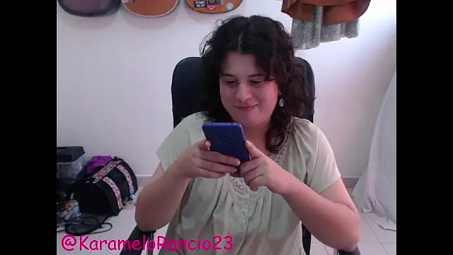 Snapshot of Smoke_trip_Alicia chatting on February 2025 01:32:01 PM Smoke trip Alicia online show from February 2025 01:32:01 PM