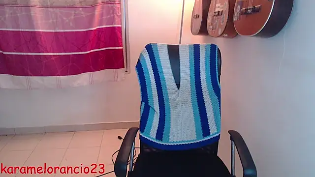 Snapshot of Smoke_trip_Alicia chatting on October 2025 04:47:01 AM Smoke trip Alicia online show from October 2025 04:47:01 AM
