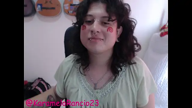 Snapshot of Smoke_trip_Alicia chatting on February 2025 04:17:02 PM Smoke trip Alicia online show from February 2025 04:17:02 PM