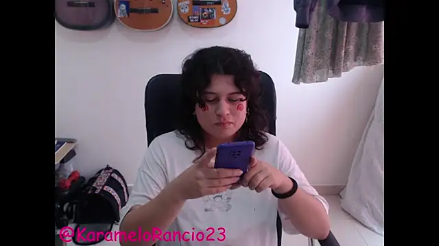 Snapshot of Smoke_trip_Alicia chatting on February 2025 03:59:01 PM Smoke trip Alicia online show from February 2025 03:59:01 PM