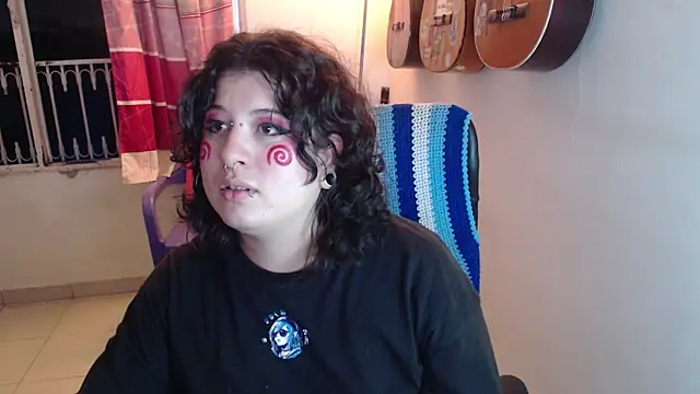 Snapshot of Smoke_trip_Alicia chatting on October 2025 02:35:01 AM Smoke trip Alicia online show from October 2025 02:35:01 AM